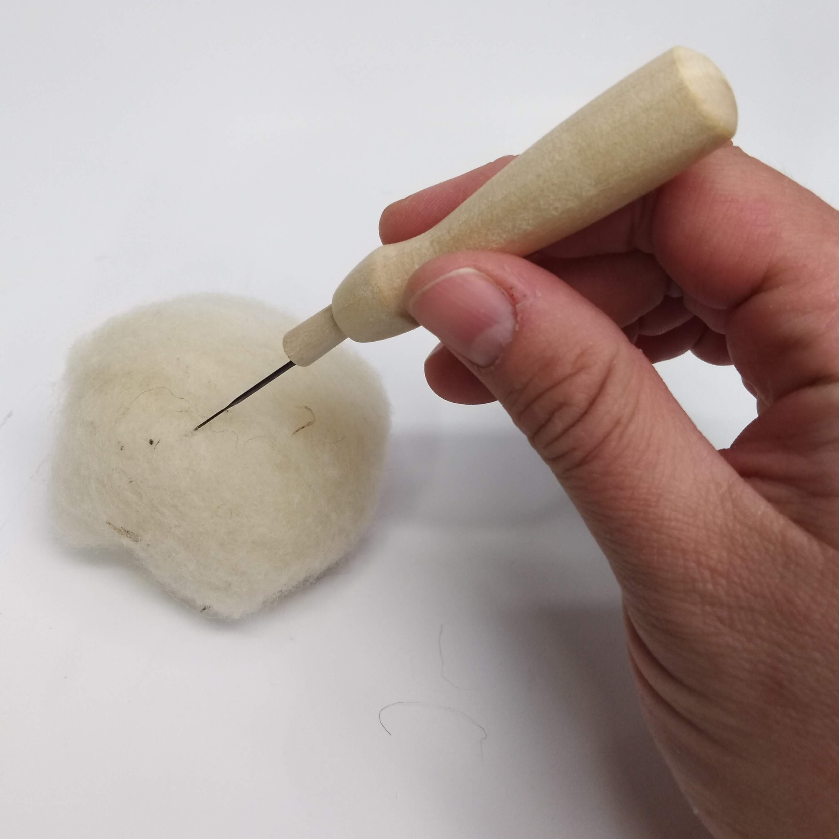 POMŮCKY NA PLSTĚNÍ A PŘEDENÍ