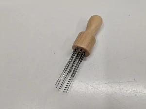  Jehla na suché plstění  nástavec  dřevěný na 8 jehel 