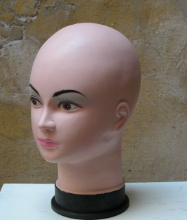 Plastová aramřérská  hlava Blaženka unisex